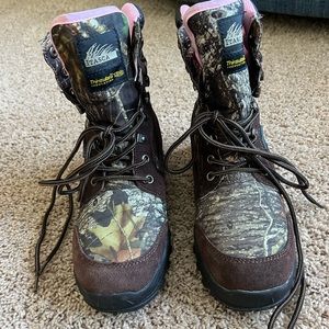 Women’s Itasca Camouflage Snow boots from Scheels. Size 8